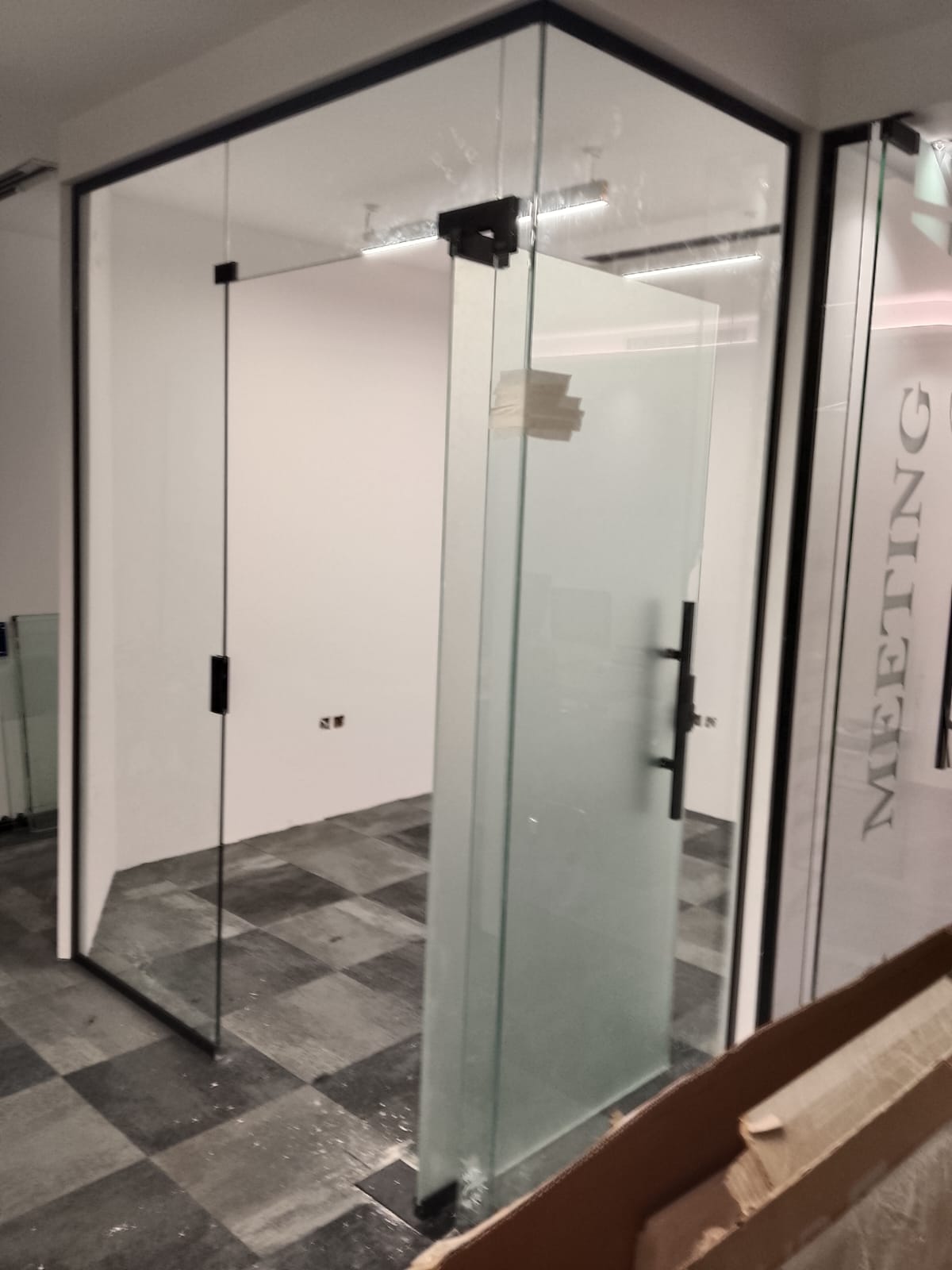 تفصيل وتركيب شاور زجاج السيكوريت في الدمام