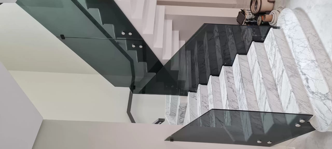 زجاج سيكوريت أسود ديكوري